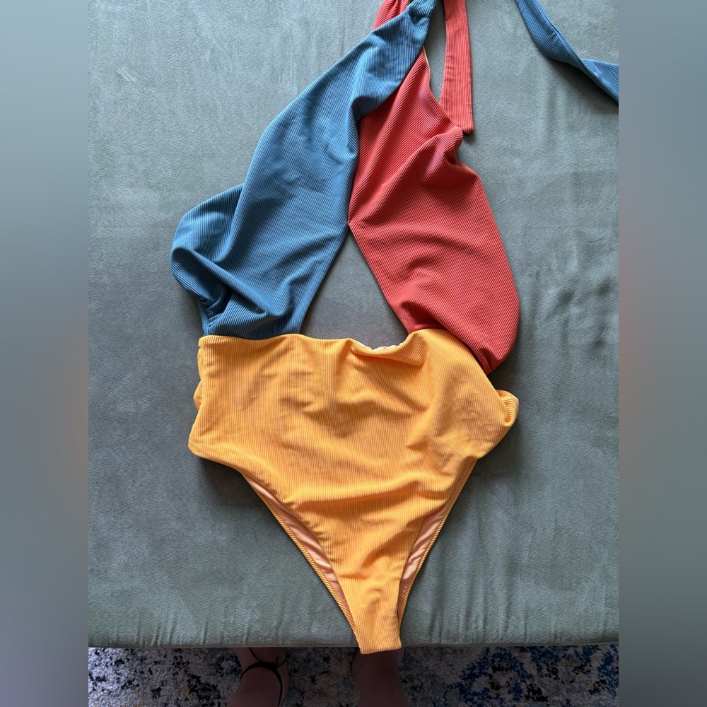 Beachriot swim